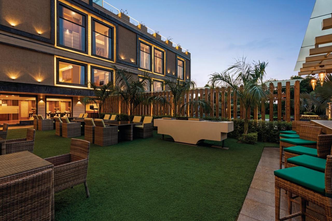 Ramada By Wyndham Varanasi Katesar Chandauli Exterior foto
